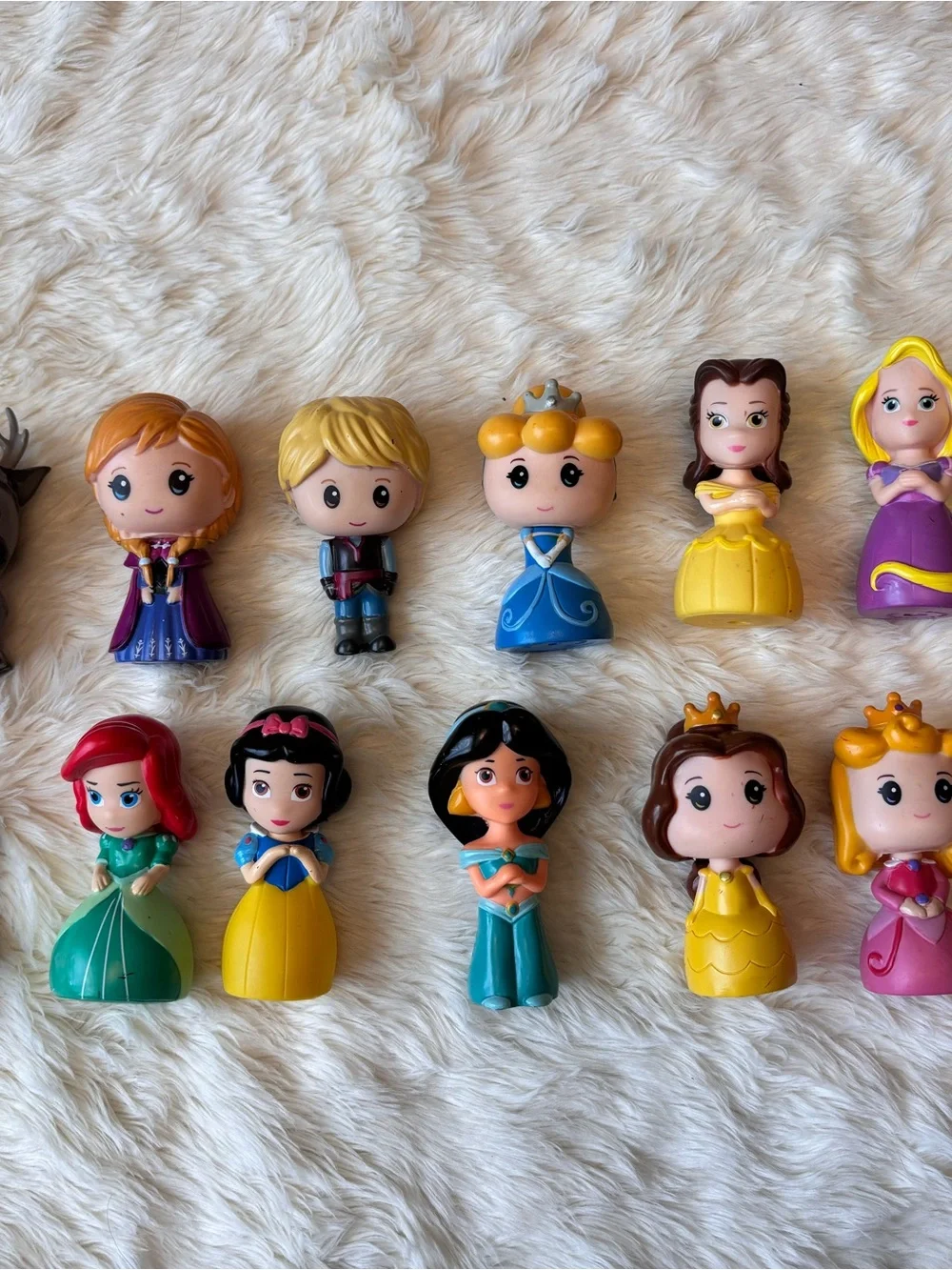 Disney Princess Anna, Kristof, Snow White, Jasmine Mini Figurine Set 14